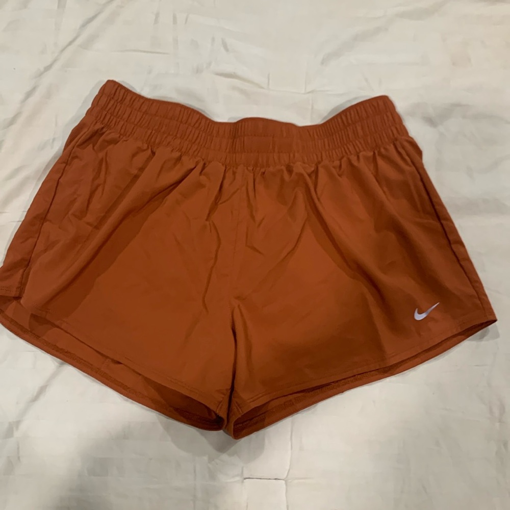 NWT - Nike One shorts size Large